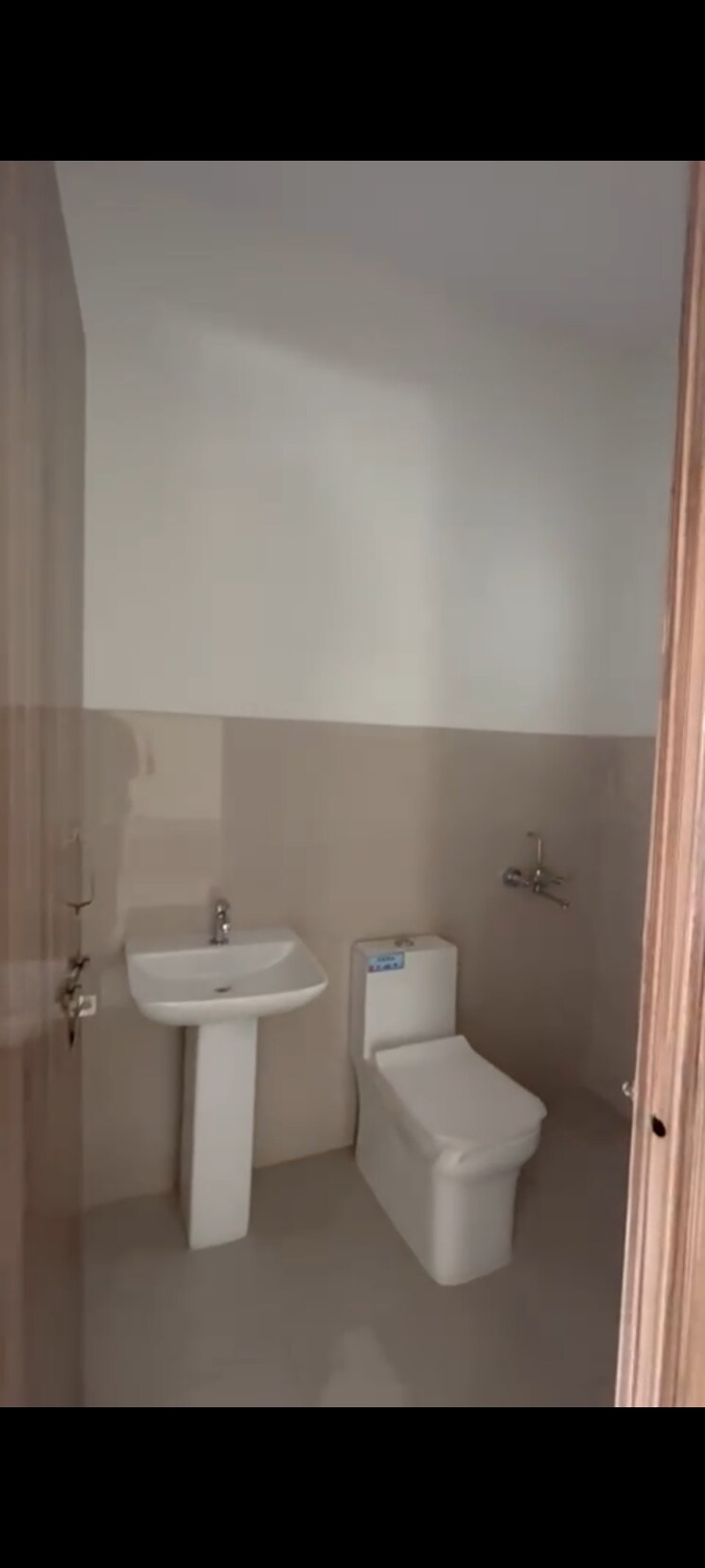 Bathroom, arttech-maulshree-heights 3 Bedroom 850 Sq.Ft. Apartment In Sector 84 Faridabad 8087147