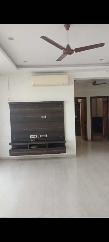 Furnished Amenities in 2 BHK Apartment at Bhavya Supreme Annexe, Parel – for Rent