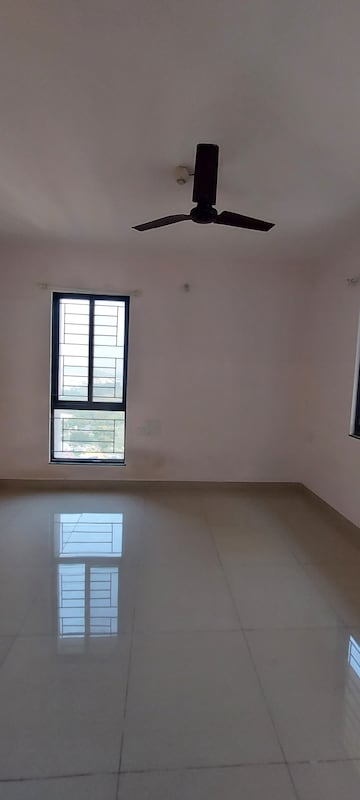 Room in 3 BHK Apartment at Nanded City Asawari, Nanded – for Rent
