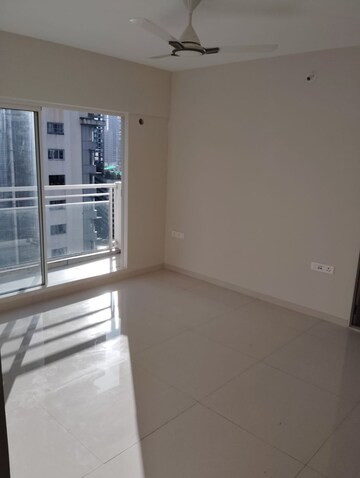 Room in 2 BHK Apartment at Sugee Atharva, Prabhadevi – for Rent