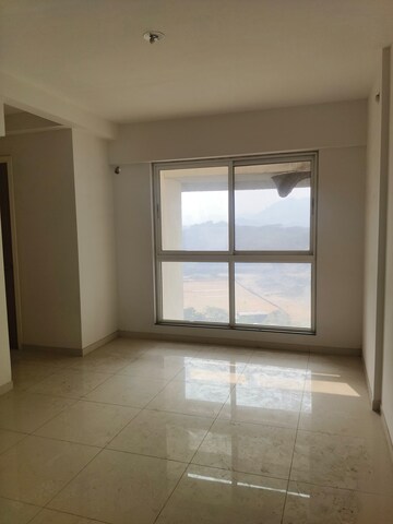 Room in 1.5 BHK Apartment at Godrej Emerald, Ghodbunder Road – for Rent