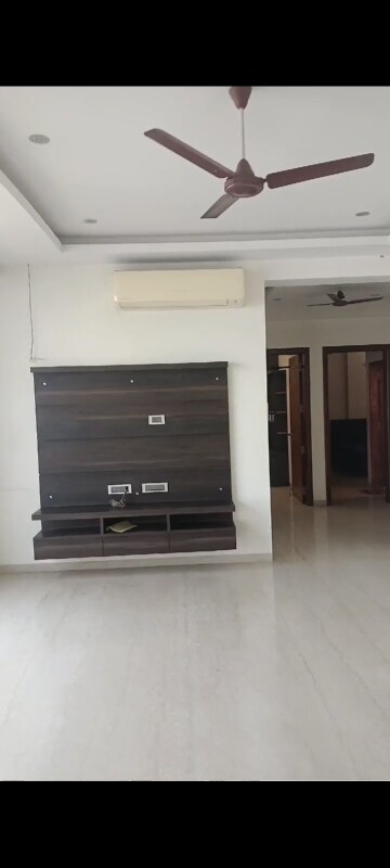 Furnished Amenities in 2 BHK Apartment at Bhavya Supreme Annexe, Parel – for Rent
