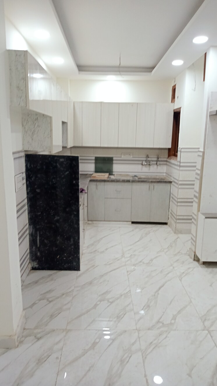 Bathroom, burari 3 Bedroom 125 Sq.Ft. Builder Floor In Burari Delhi 8091423