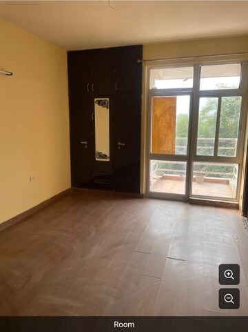 Room in 3 BHK Apartment at Piyush Heights, Sector 89 – for Rent
