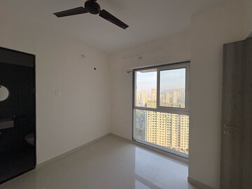 Room in 2 BHK Apartment at Ashar Axis, Subhash Nagar – for Rent