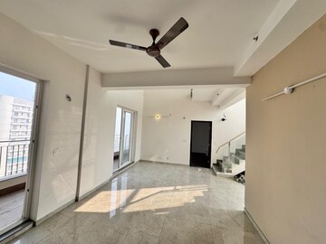 Building Lobby in 3.5 BHK Penthouse at BPTP Discovery Park, Sector 80 – for Rent