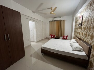 Bedroom in 4 BHK Apartment at Ab Road – for Rent