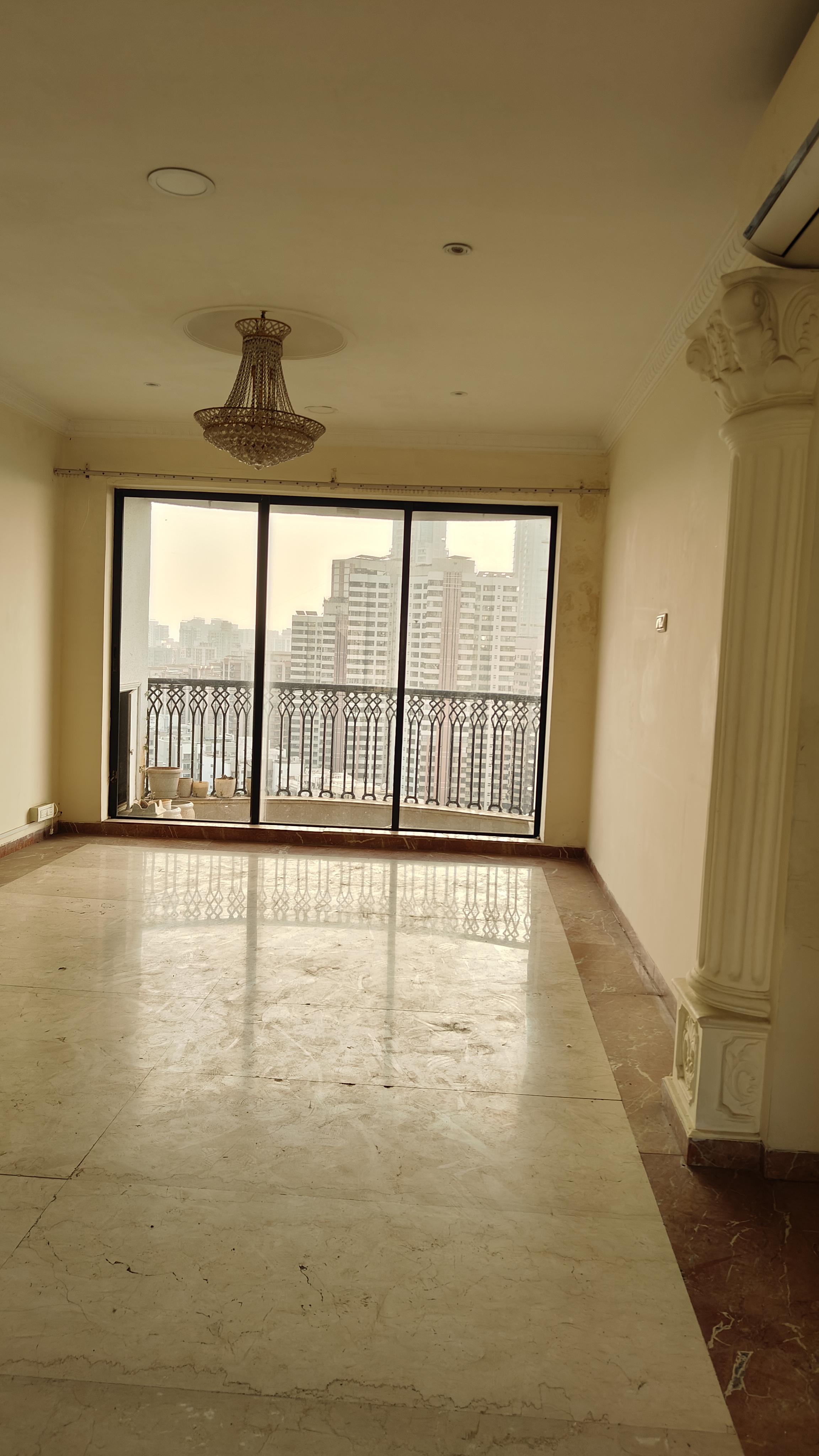 3.5 BHK + Servant Room Apartment For Sale in Windermere CHS Andheri West