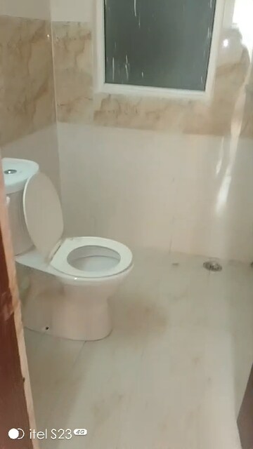 Bathroom in 2.5 BHK Apartment at Amrapali Golf Homes, Sector 4, Greater Noida – for Rent