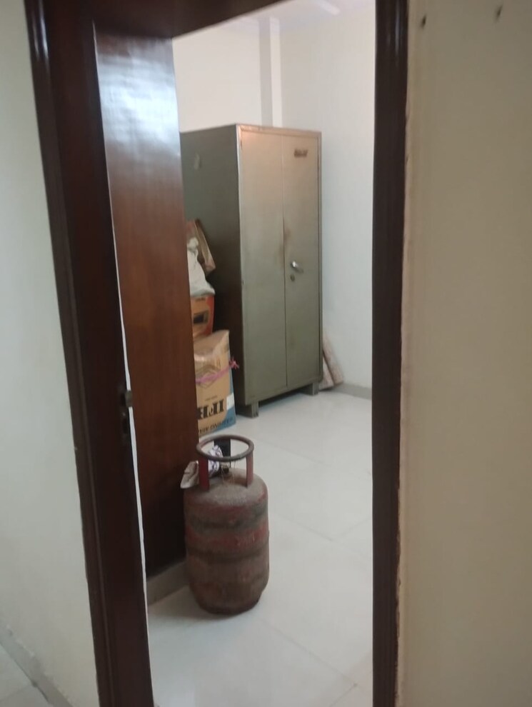 Room, lajpat nagar ii 2 Bedroom 900 Sq.Ft. Builder Floor In Lajpat Nagar ii Delhi 8091592