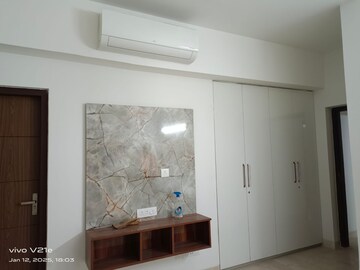Room in 3 BHK Apartment at Puri Anand Villas Phase II, Sector 81 – for Rent
