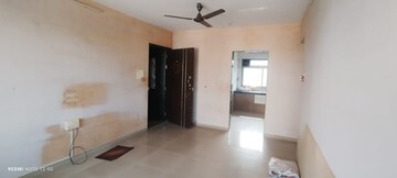 Room in 2 BHK Apartment at Pestom Sagar Colony, Chembur – for Rent