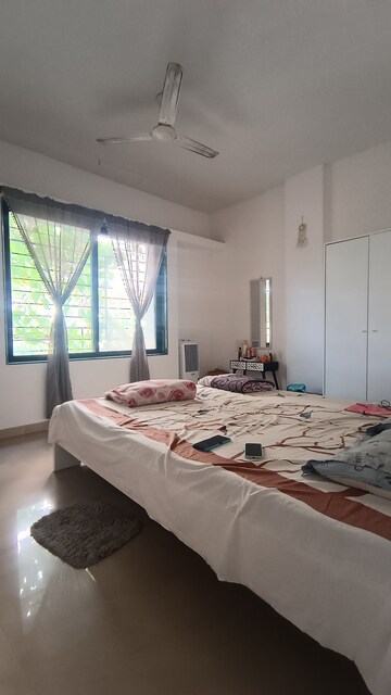 Master Bedroom in 3 BHK Apartment at Kubera Park, Kondhwa – for Rent