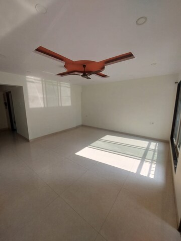 Room in 3 BHK Apartment at Seawoods – for Sale