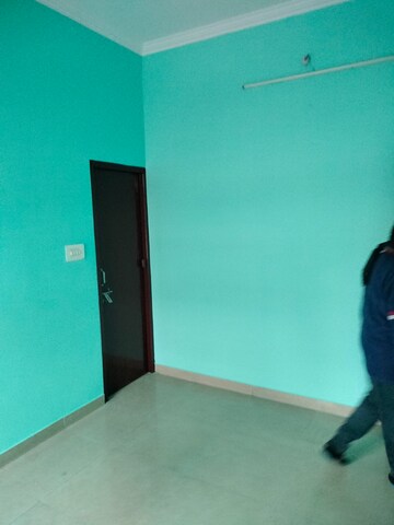 Furnished Amenities in 2 BHK Builder Floor at Gomti Nagar – for Rent