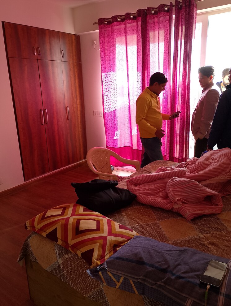 Living Room, ramprastha-city-the-edge-towers 3 Bedroom 1770 Sq.Ft. Apartment In Sector 37d Gurgaon 8091651