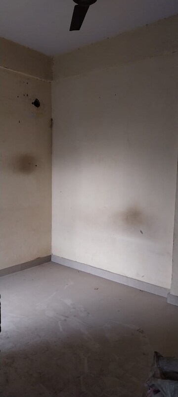 Room in 1 BHK Apartment at Sector 10 Greater Noida – for Rent