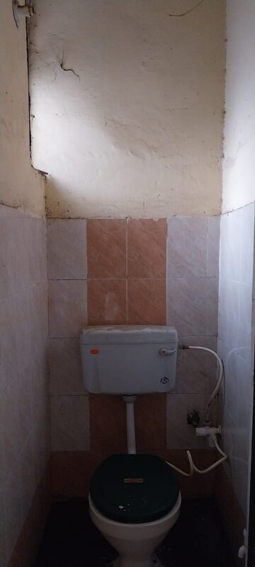 Bathroom in 1 BHK Apartment at Sector 10 Greater Noida – for Rent