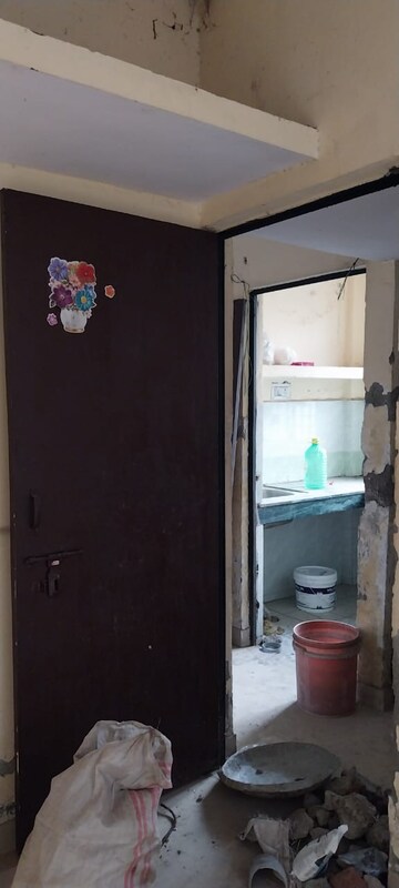 Bathroom in 1 BHK Apartment at Sector 10 Greater Noida – for Rent