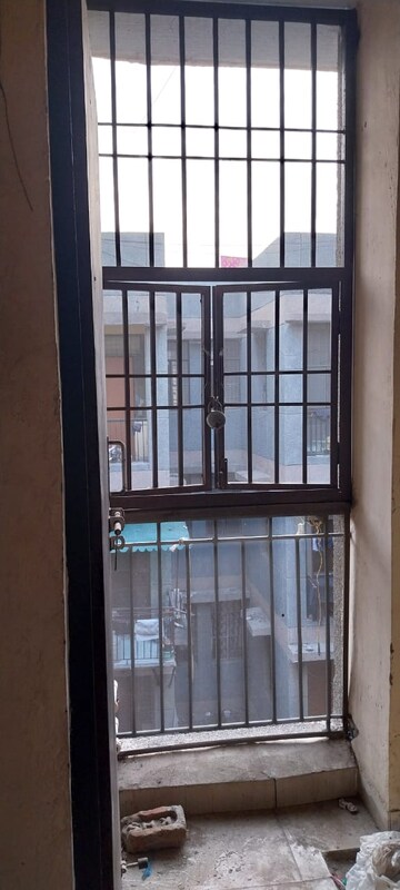 Room in 1 BHK Apartment at Sector 10 Greater Noida – for Rent