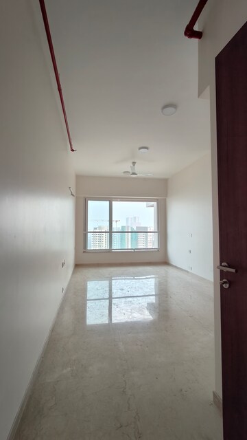 Room in 3 BHK Apartment at Kalpataru Radiance, Goregaon West – for Sale