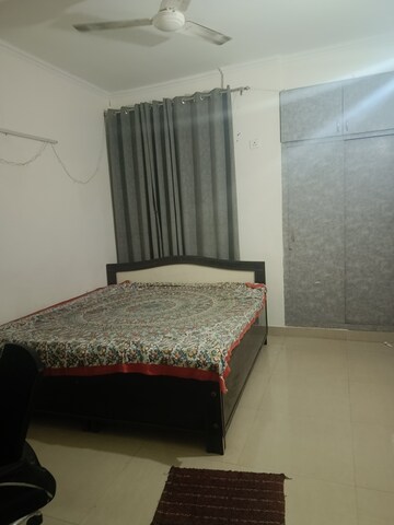 Bedroom in 3 BHK Apartment at Amrapali Silicon City, Sector 76 – for Rent