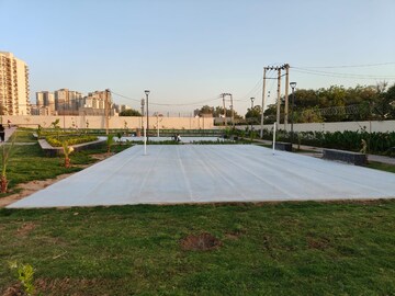Swimming Pool in 2 BHK Apartment at Signature Roselia Phase 2, Sector 95a – for Rent