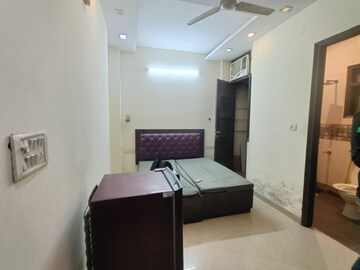 Bedroom in 1 RK Apartment at Ansal Sushant Lok I, Sector 43 – for Rent