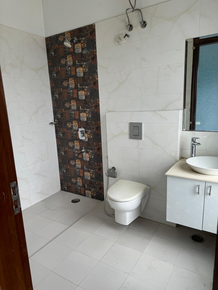 Bathroom, ansal-royale-casa 3 Bedroom 2600 Sq.Ft. Apartment In Sector 55 Gurgaon 8091780