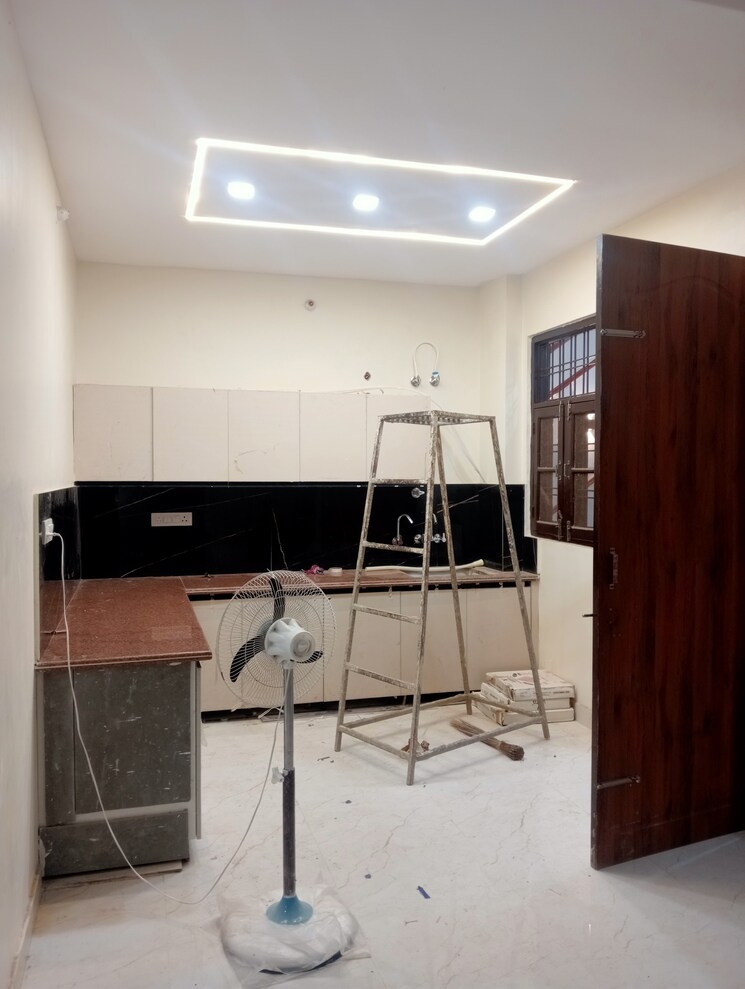 Kitchen, gomti nagar 3 Bedroom 1800 Sq.Ft. Villa In Gomti Nagar Lucknow 8091799