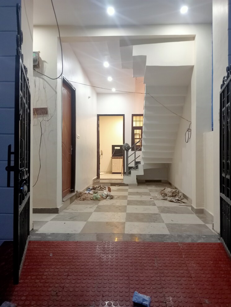 undefined, gomti nagar 3 Bedroom 1800 Sq.Ft. Villa In Gomti Nagar Lucknow 8091799