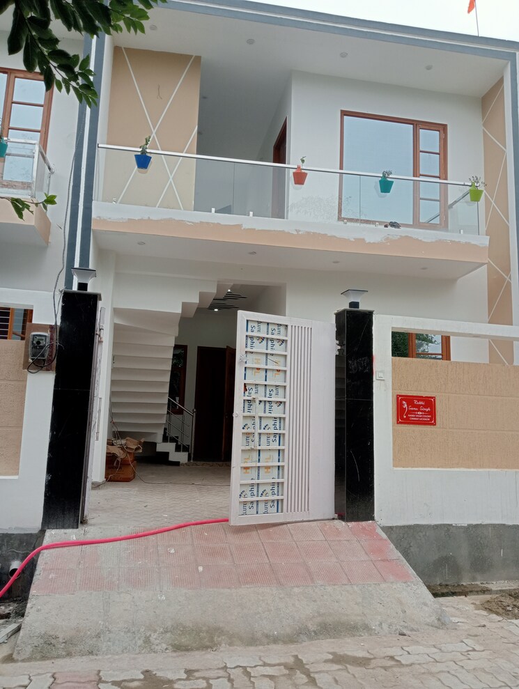 Kitchen, gomti nagar 3 Bedroom 1800 Sq.Ft. Villa In Gomti Nagar Lucknow 8091799
