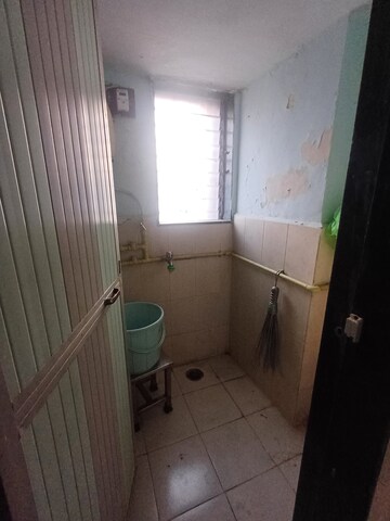 Bathroom in 1 BHK Apartment at Jogeshwari East – for Rent