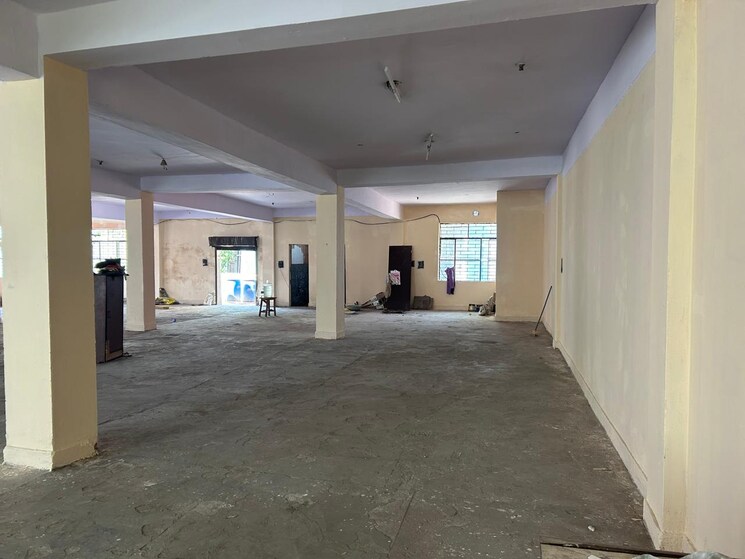  Parking, sector 63 Commercial Office Space 6000 Sq.Ft. In Sector 63 Noida 8091845