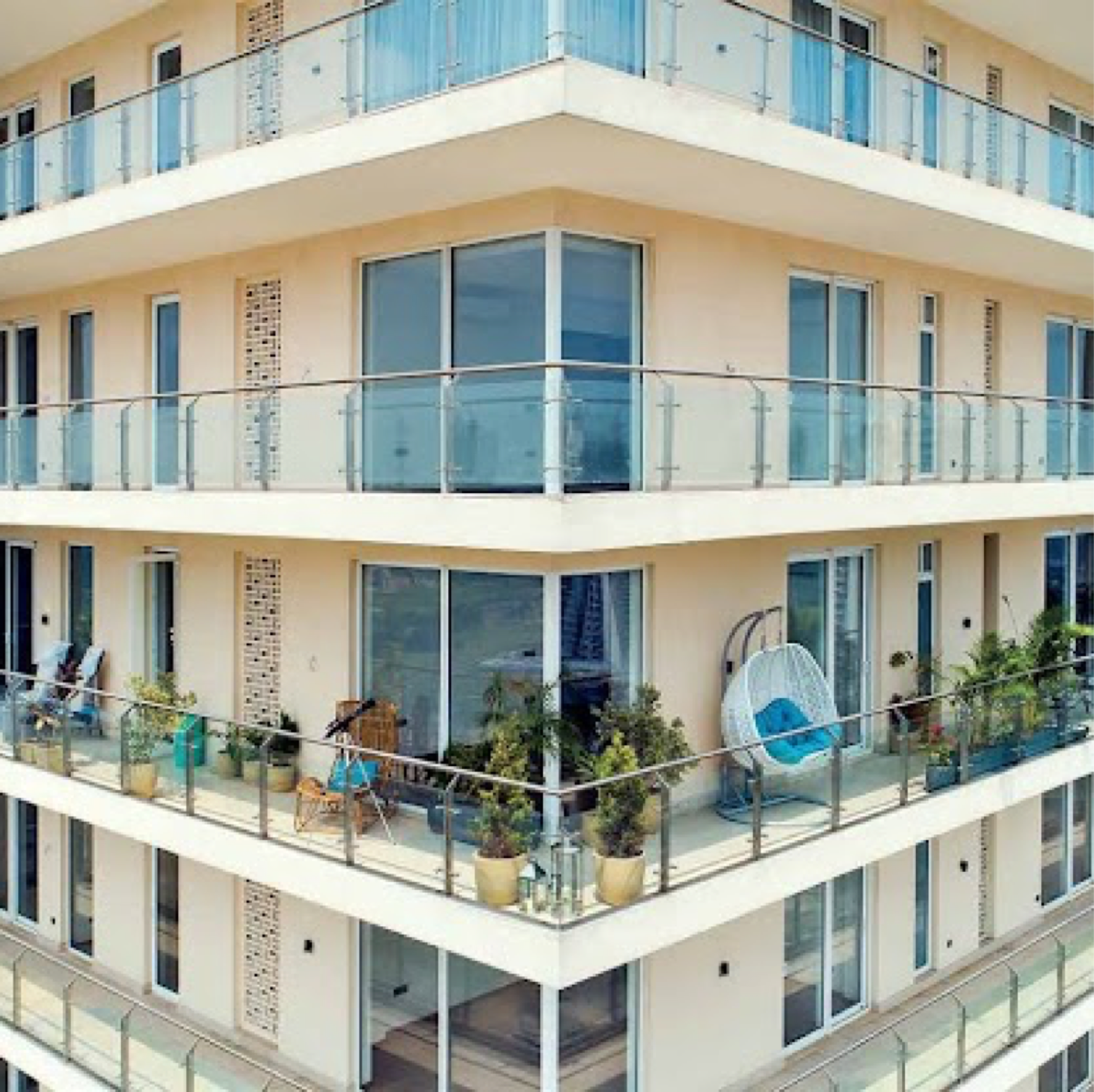 4 BHK + Servant Room Apartment For Sale in Mahindra Luminare