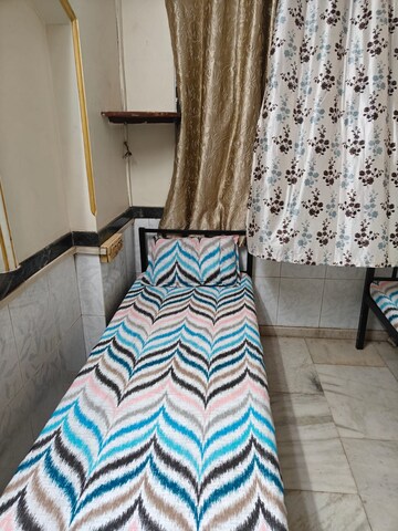  Pg For Rent in Vashi