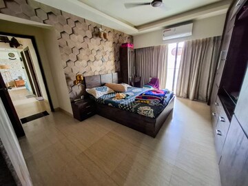 Bedroom in 2 BHK Apartment at HDIL Metropolis Residences, Andheri West – for Rent