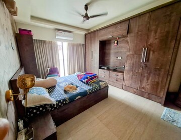 Bedroom in 2 BHK Apartment at HDIL Metropolis Residences, Andheri West – for Rent