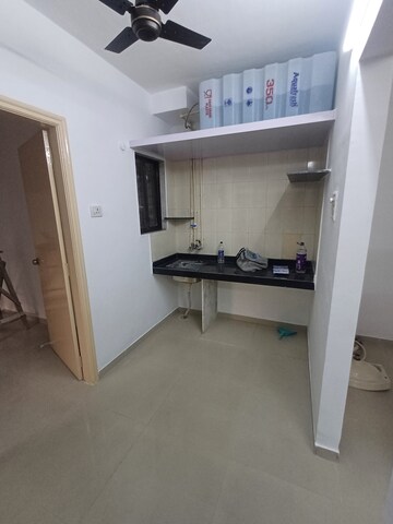 Master Bedroom in 1 BHK Apartment at Jogeshwari East – for Rent