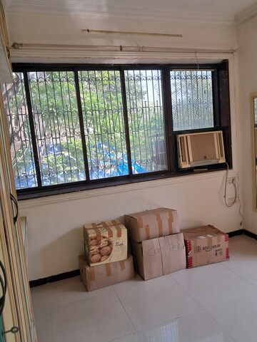 Bedroom in 2 BHK Apartment at Narayan Niwas Chembur, Chembur – for Rent