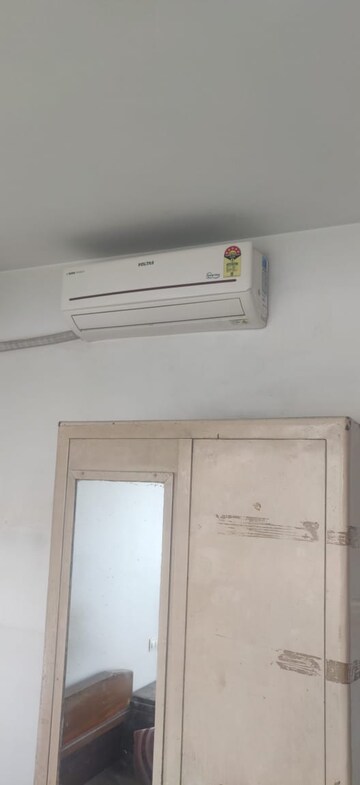 Furnished Amenities in 3 BHK Apartment at Kalpataru Parkcity Sunrise, Kolshet Road – for Rent