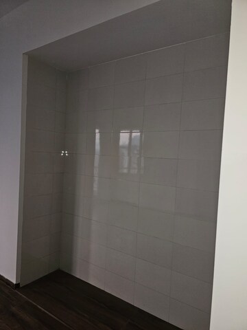 Room in 2 BHK Apartment at Rosa Manhattan, Ghodbunder Road – for Rent
