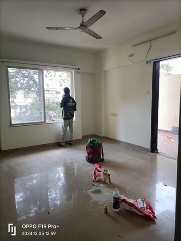 Room in 1 BHK Apartment at Karve Nagar – for Sale