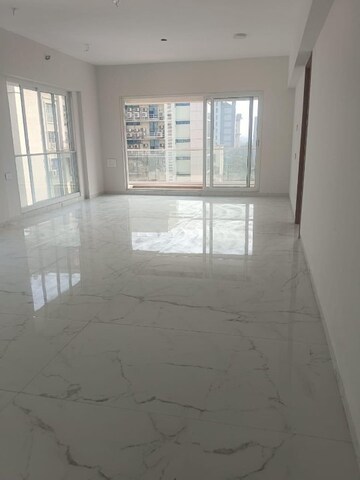 Room in 3 BHK Apartment at Diamond Garden, Chembur – for Rent