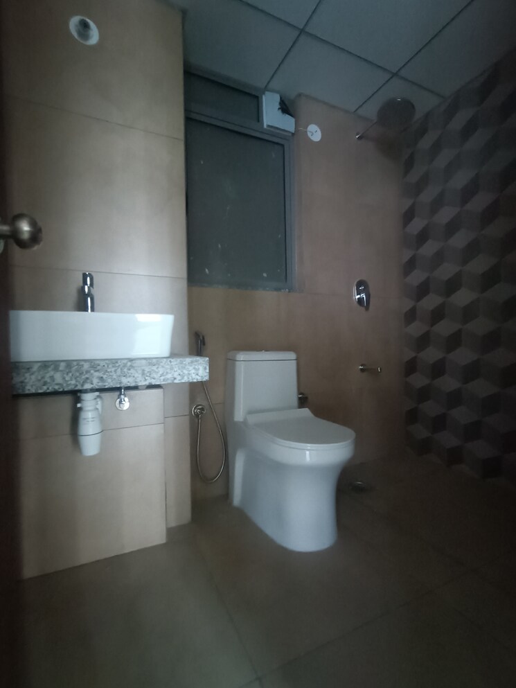 Bathroom, kalpataru-immensa-b 2 Bedroom 632 Sq.Ft. Apartment In Kolshet Road Thane 8092101