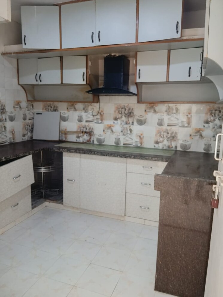 Kitchen, ip extension 3 Bedroom 1600 Sq.Ft. Apartment In Ip Extension Delhi 8092108