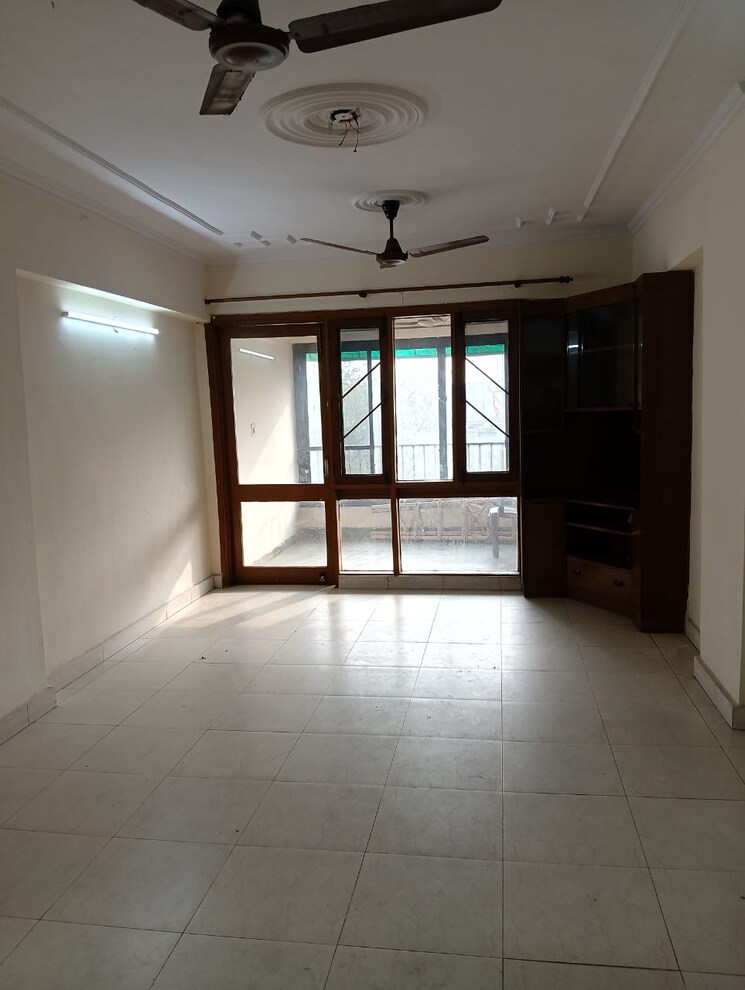 Room, ip extension 3 Bedroom 1600 Sq.Ft. Apartment In Ip Extension Delhi 8092108