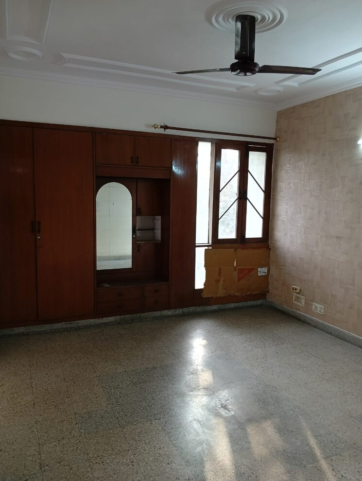 Room, ip extension 3 Bedroom 1600 Sq.Ft. Apartment In Ip Extension Delhi 8092108