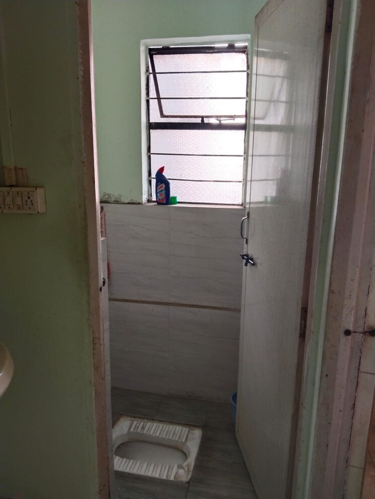 Bathroom, m-d-shambhu-vihar 1 Bedroom 600 Sq.Ft. Apartment In Aundh Pune 8092115