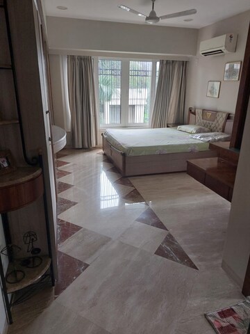 Bedroom in 3 BHK Apartment at Juhu – for Rent